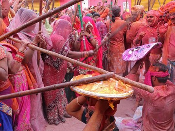 Photo of the day: Lathmar Holi