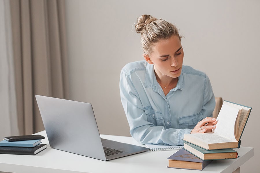 Sensitivity readers are generally freelance editors, often paid by the word or number of pages—and with strict confidentiality clauses, of course—by authors or publishers concerned about the accuracy of their manuscripts.
Image: Shutterstock