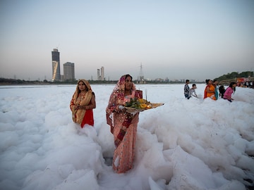 Photo of the day: Seeking blessings