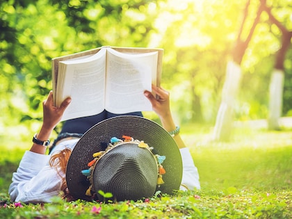 reading_shutterstock_1100870507_sm