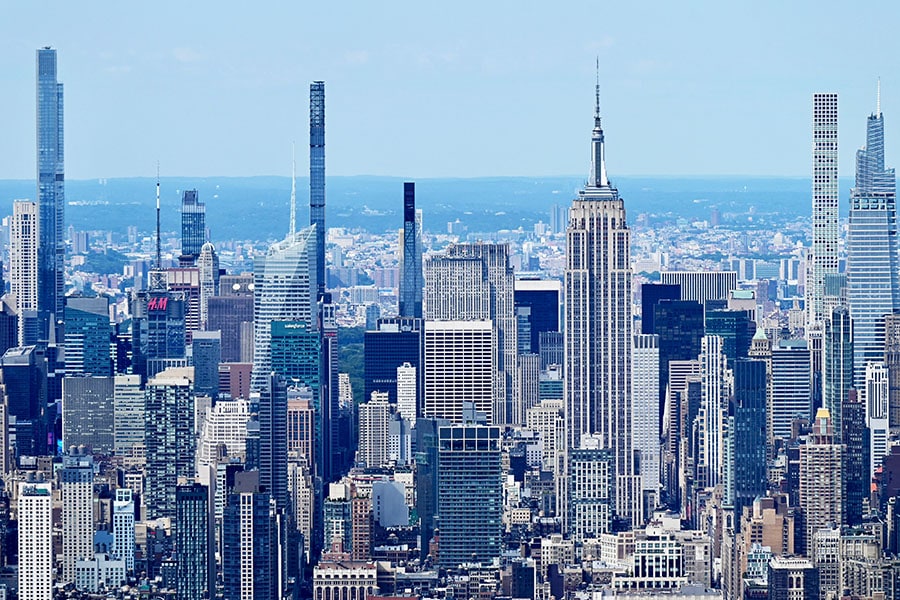 According to a new study, New York City's skyscrapers contribute to the Big Apple sinking into the surrounding water at a rate of 1 to 2 mm per year on average. Image: Daniel Slim / AFP 