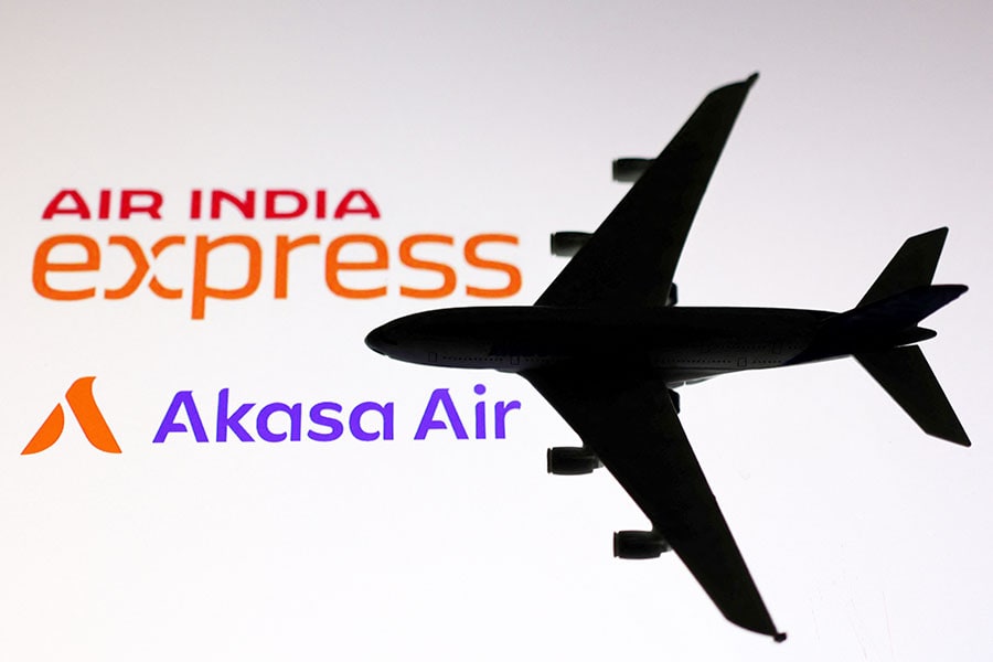 The CEOs of Akasa and Air India have exchanged verbal and written communication over the poaching of pilots, with Akasa accusing the latter of rule violations.
Image: Reuters /Dado Ruvic/Illustration