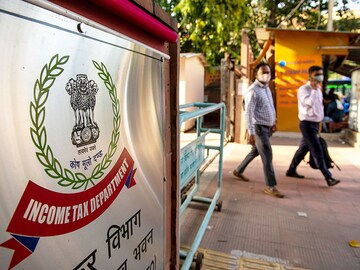 Morning Buzz: Income tax turns lens on Google, Amazon and Apple, Goldman Sachs upgrades Indian equities and more