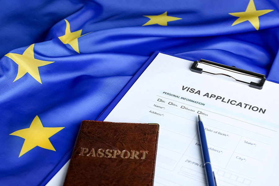 Once the digital visa system is in place, people applying for short stays in the Schengen area will upload documents, data and electronic copies of their travel documents with biometric information, and pay fees, all through an online platform.
Image: Shutterstock