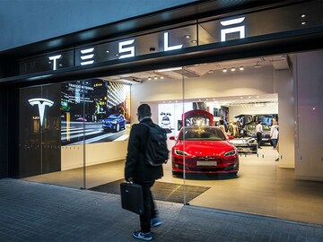 Morning Buzz: Tesla to start India imports, Toyota to set up third plant in India, and more