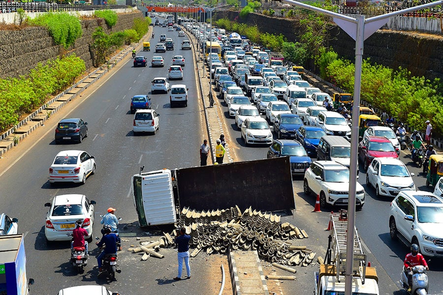 India's Road Safety Hell: Over 4.61 lakh accidents in 2022