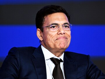 Morning Buzz: Sajjan Jindal and SAIC plan to take over MG Motor's operations in India; 80 percent of IT firms call employees back to office; and more