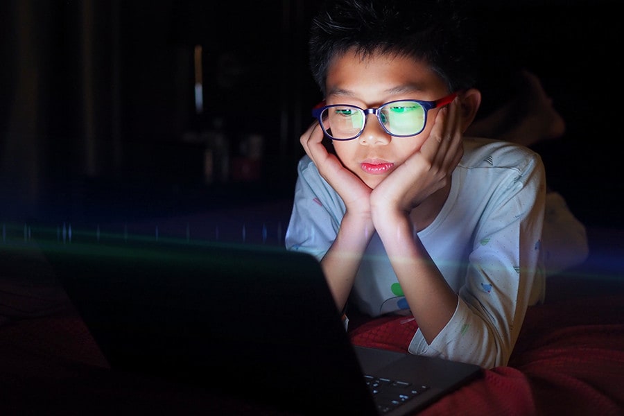 61 percent of Indians observed their children, aged nine to 17, spend an average of 3 hours or more per day on social media. Image: Shutterstock