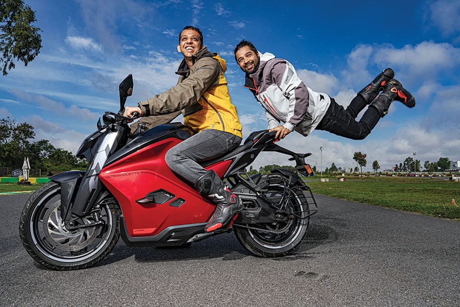 
Niraj Rajmohan (left), co-founder and CTO, and Narayan Subramaniam, co-founder and CEO, Ultraviolette
Image: Selvaprakash Lakshmanan for Forbes India