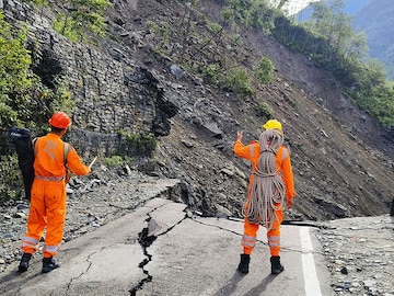 Photo of the day: Landslides relief work at Kedarnath