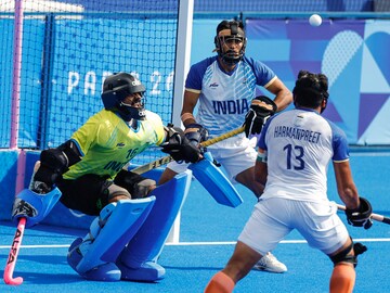 Photo of the day: All eyes on the Indian hockey team