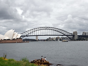 Vulnerable Sydney faces hotter days, rising seas