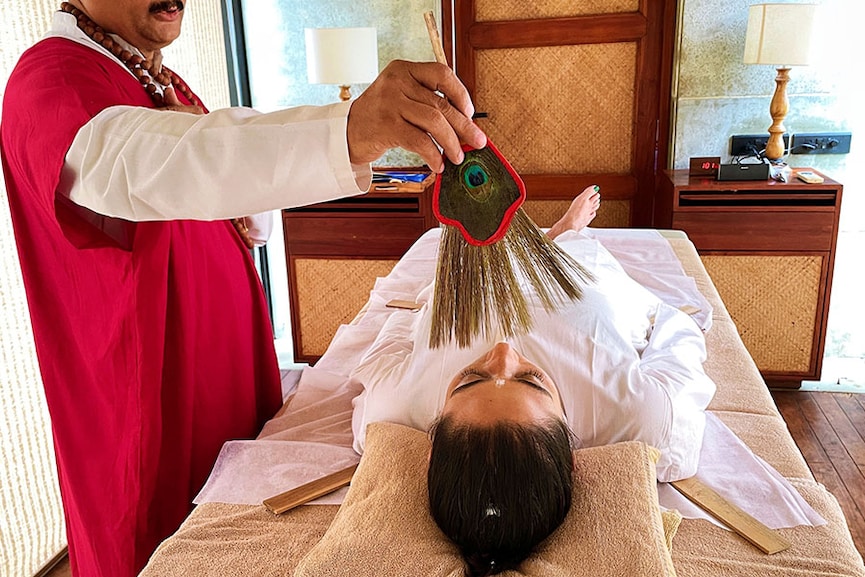 Balachandra facilitating Lama Fera, an ancient Buddhist healing therapy that he spent over a decade mastering under the guidance of Lama Krishna in Nepal.