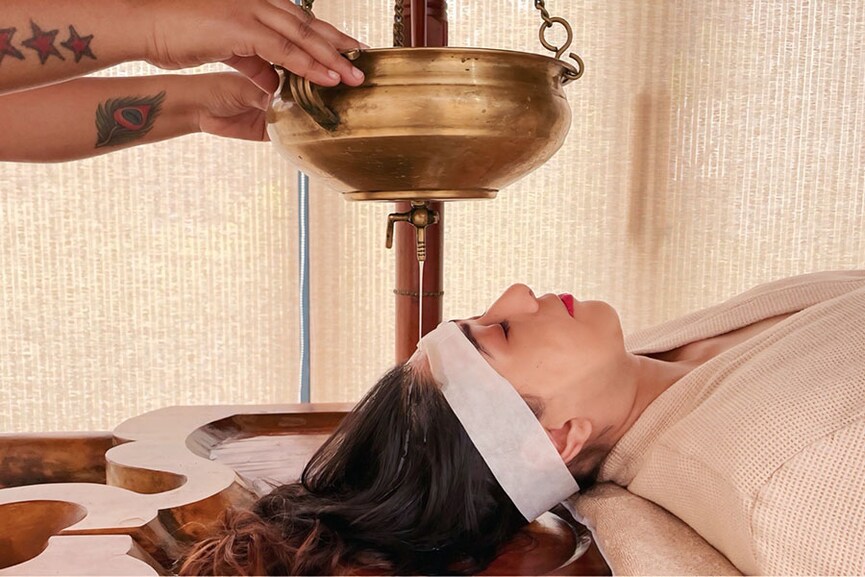 Balachandra facilitating Lama Fera, an ancient Buddhist healing therapy that he spent over a decade mastering under the guidance of Lama Krishna in Nepal.