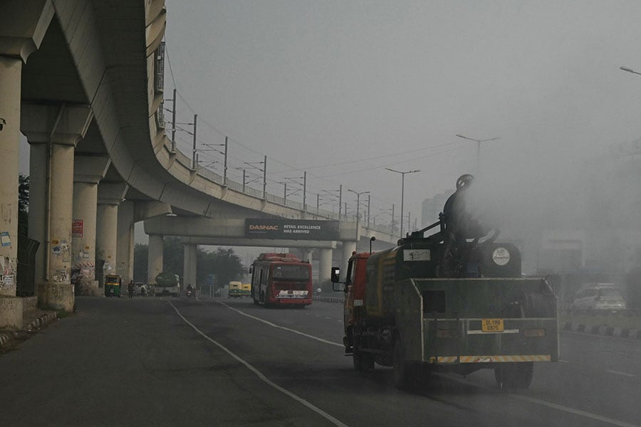 
The South Asia region continues to breathe the world's most-polluted air, with its residents losing more than 3.5 years of life expectancy on average, the annual Air Quality Life Index (AQLI) warned.
Image: Arun Sankar / AFP©