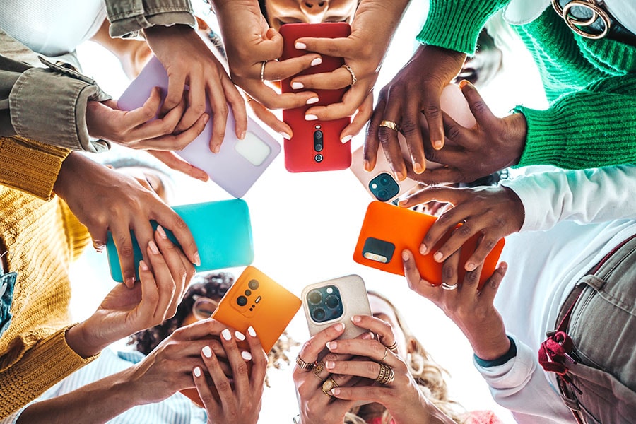 
More than 1.2 billion smartphones are expected to be sold worldwide in 2024. More than 1.2 billion smartphones are expected to be sold worldwide in 2024.
Image: Shutterstock