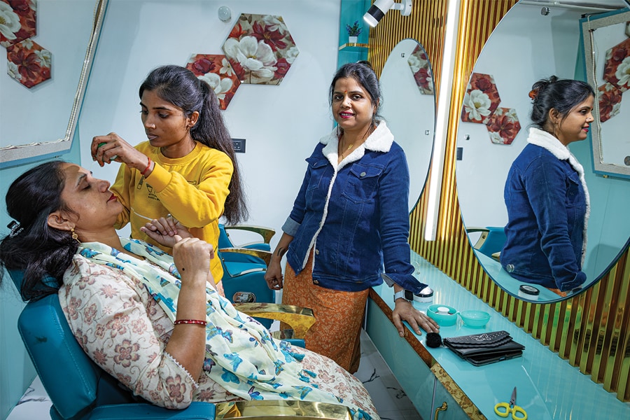 Rekha Yadav at her eponymous salon, Beauty Blush by Rekha, in Rae Bareli, Uttar Pradesh
Image: Madhu Kapparath