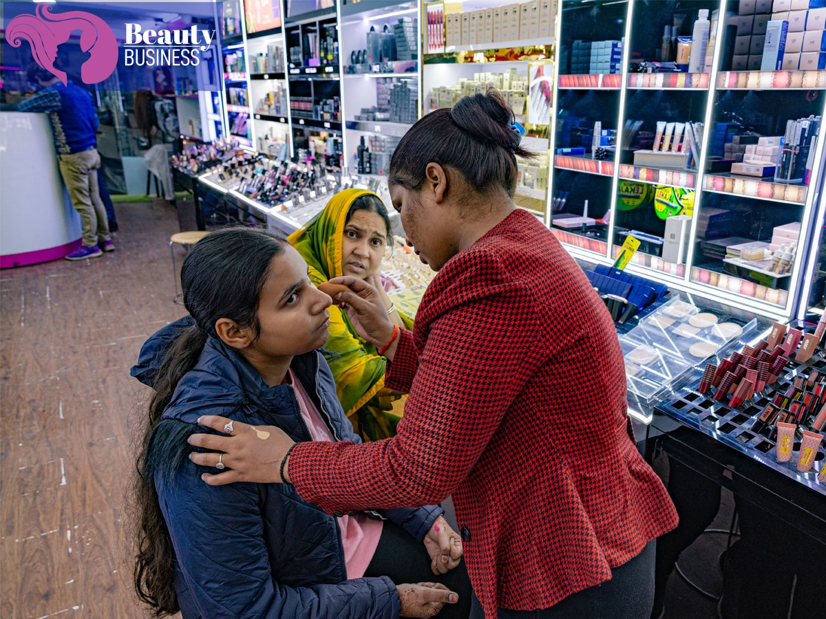 A young bride-to-be samples a makeup look under the watchful eyes of her mother at Moiza Studios, a multibrand beauty and skincare outlet in Aminabad, Lucknow. Image: Madhu Kapparath