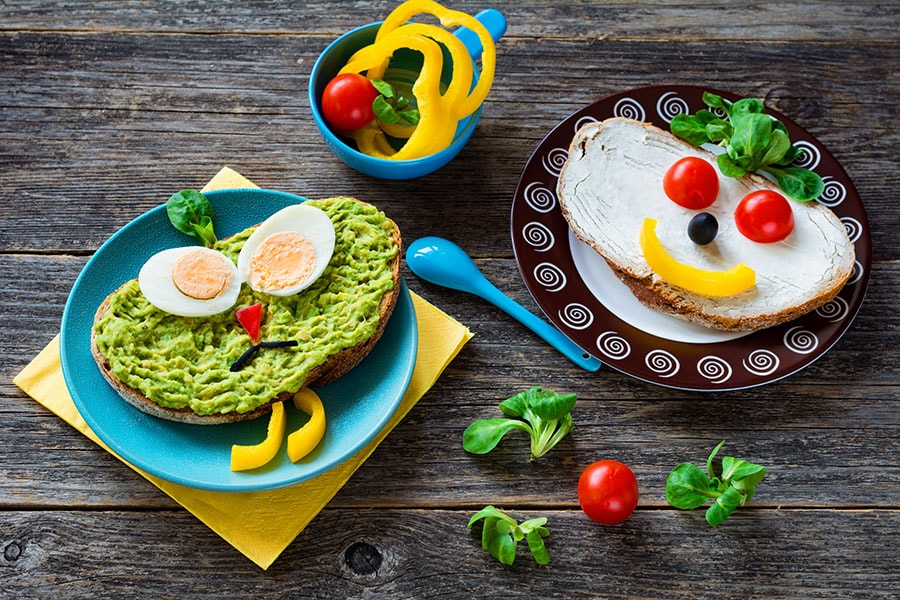 One study also found that parents are less likely to pick an unhealthy meal for themselves when their kids actually liked the healthy meal that was picked for them.
Image: Shutterstock