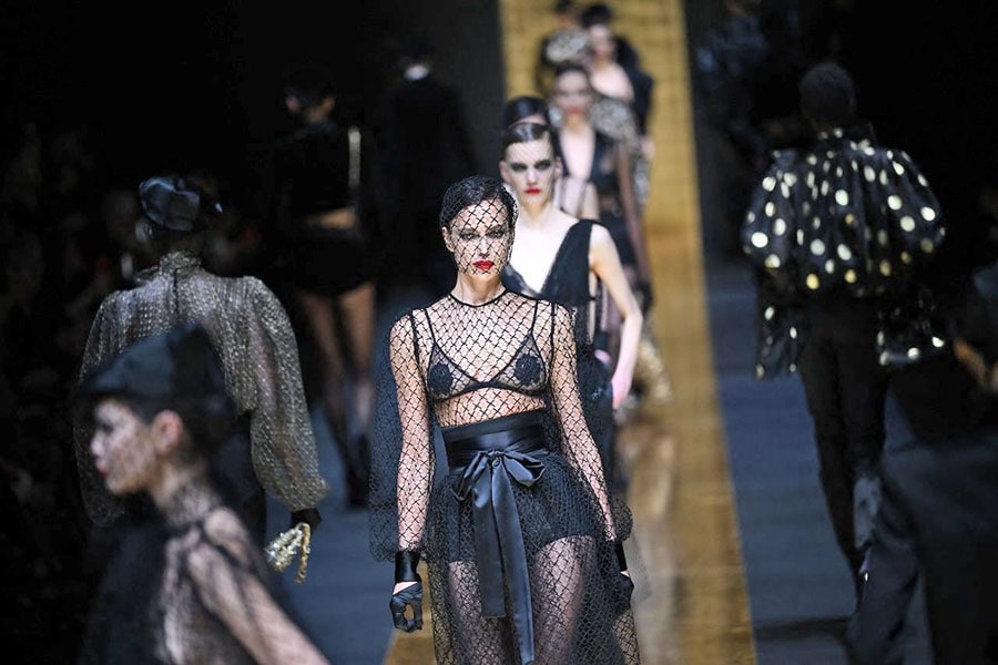 Model Irina Shayk walks the runway during the Dolce & Gabanna collection show at the Milan Fashion Week Womenswear Autumn/Winter 2024-2025 on February 24, 2024 in Milan.
Image: Marco Bertorello / AFP©