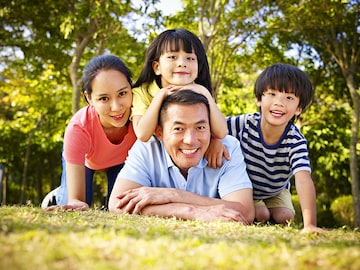 Money weighs on would-be Chinese parents as population falls