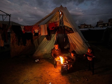 A displaced human in Gaza, a reinstated God in Ayodhya and Mona Lisa in a soup: Eyecatching photos of the week