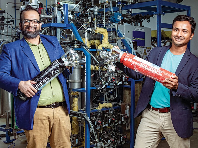 Rochan Sinha (left) and Prasanta Sarkar, co-founders at Newtrace Energy
Image: Nishant Ratnakar for Forbes India