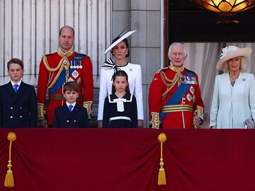 Public to get rare glimpse of Buckingham Palace balcony room