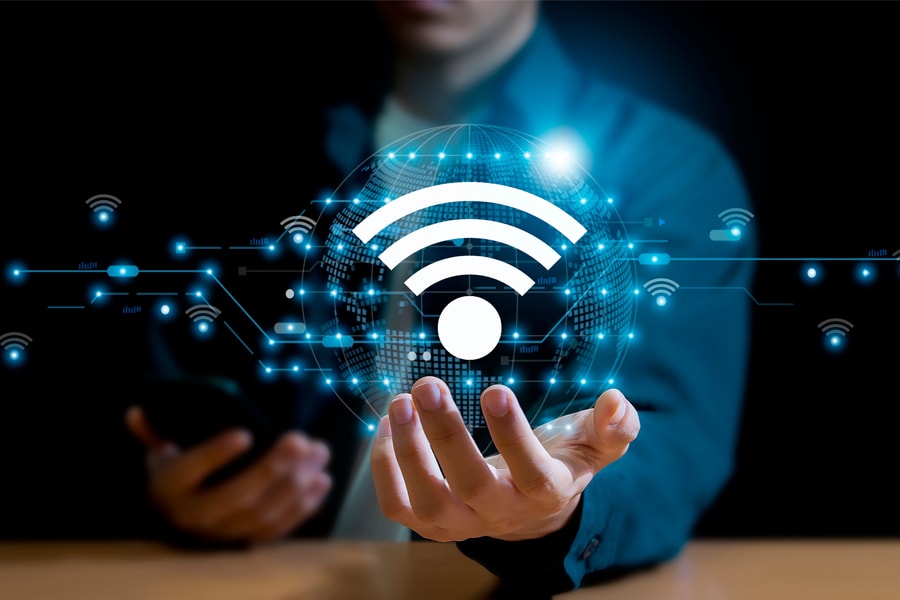 A new years-long study of the wireless router industry shows that businesses that are transparent with suppliers and partners about their technologies can increase innovation
Image: Shutterstock