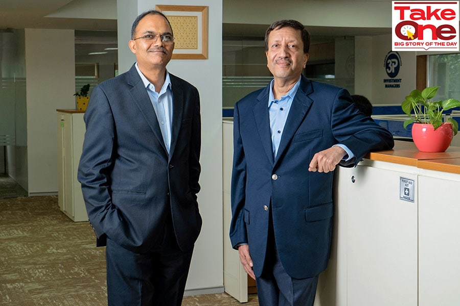 (L to R)  Prashant Jain, CIO and fund manager, 3P Investment Managers and Ashwani Kumar, portfolio strategist and co-fund manager, 3P Investment Managers.
Image: Neha Mithbawkar for Forbes India 