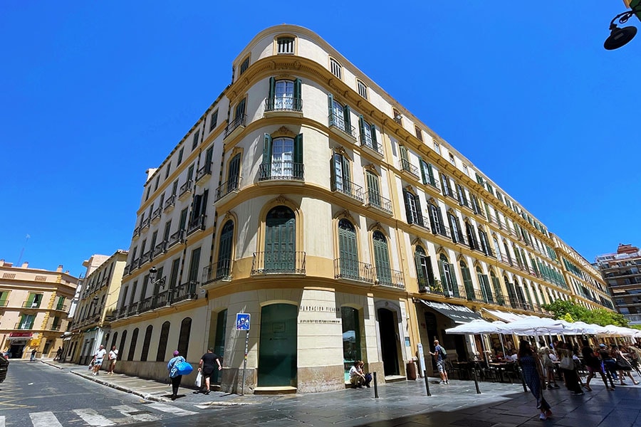 Capturing the essence of a genius, this bronze statue of Pablo Picasso in Malaga pays tribute to the city's most illustrious son, immortalizing the artist in his hometown's vibrant streets.
Image: Shutterstock