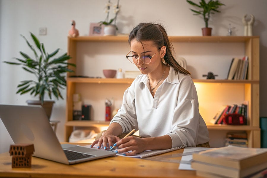 More and more people are working atypical hours, including weekday evenings and weekends. Image: Shutterstock