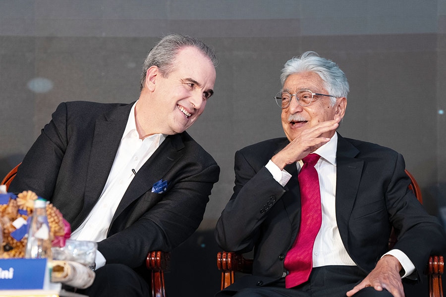 On the left, Peter J Arduini, president and CEO of GE HealthCare Technologies with Azim Premji, chairman of Wipro Enterprises and chairman of Wipro GE HealthCare, during Tuesday morning’s event;  Image: Selvaprakash Lakshmanan for Forbes India