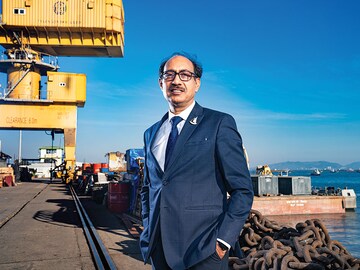 Mazagon Dock Shipbuilders: Smooth sailing advantage for investors