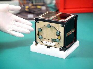 Japanese researchers build the world's first wooden satellite