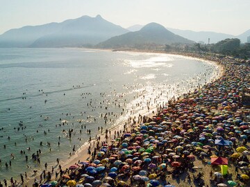 Bid to 'privatise' Brazil beaches sparks outcry
