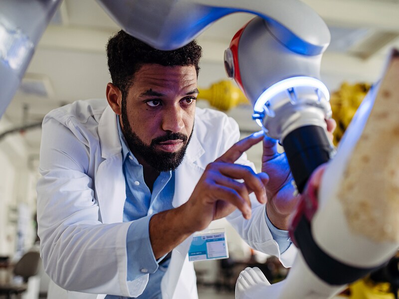 5 challenges to ensuring cyber assurance in the medical AI business
