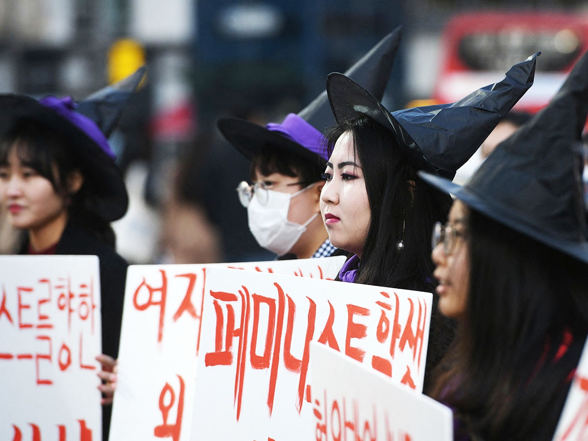 The 4B movement emerged in the mid-2010s in South Korea, against a backdrop of persistent pay disparity, entrenched gender roles, and an epidemic of cyber sex crimes and sexual violence against women. 
Image: Jung Yeon-Je / AFP©