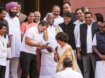 Photo of the day: Dynasty continues