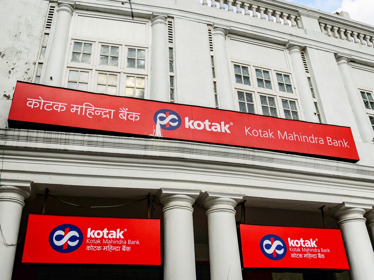 Kotak Mahindra Bank acquires Standard Chartered India's personal loan book