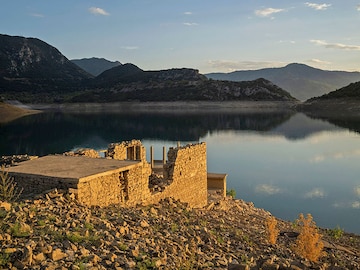 Sunken village emerges as Greek drought bites