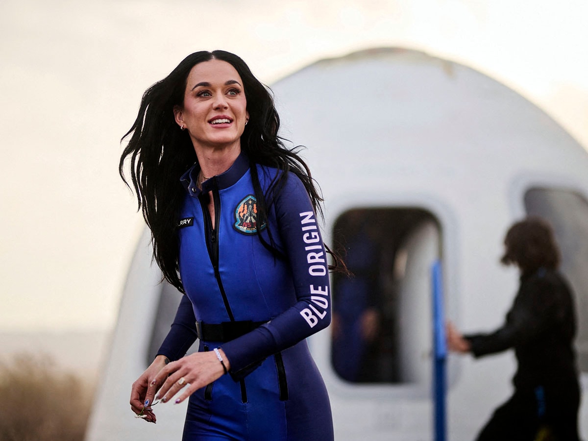Pop star Katy Perry and Jeff Bezos' fiance Lauren Sanchez complete all-women space flight