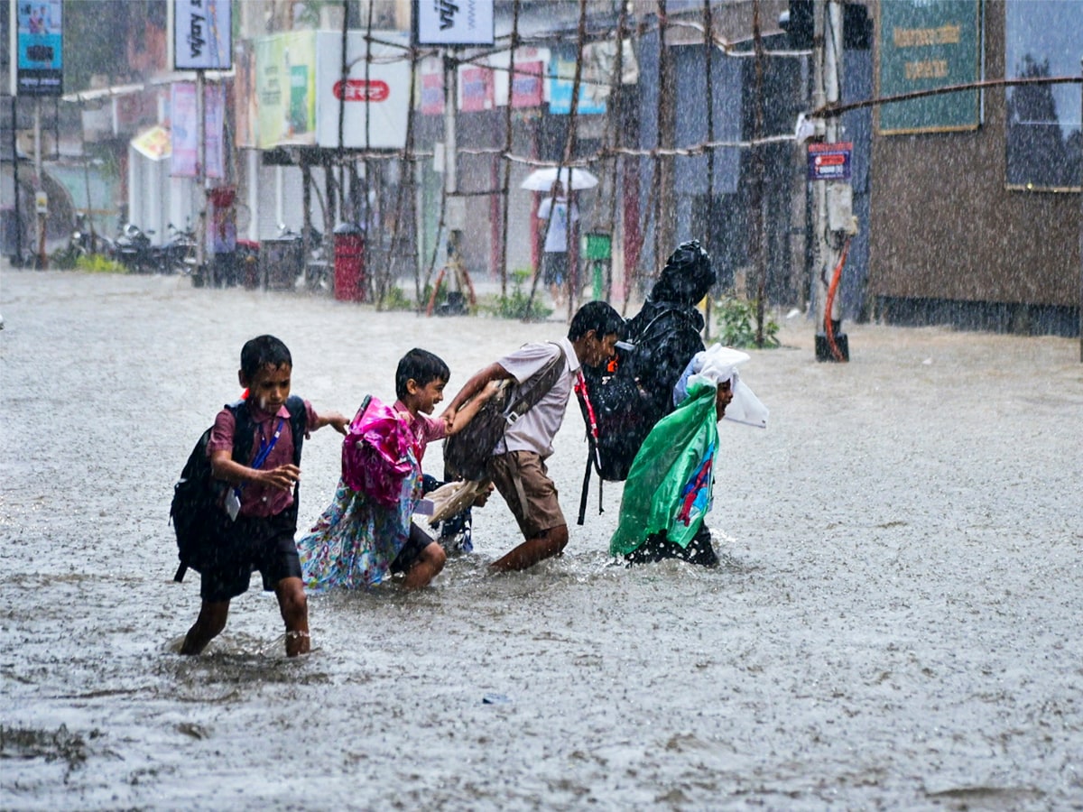 Photo of the day: Rain strikes Mumbai again