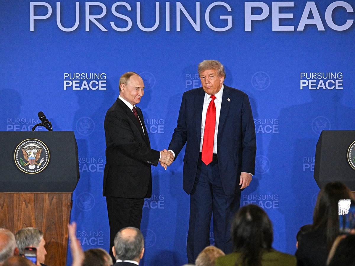 Trump meeting sets stage for Putin–Zelensky peace talks