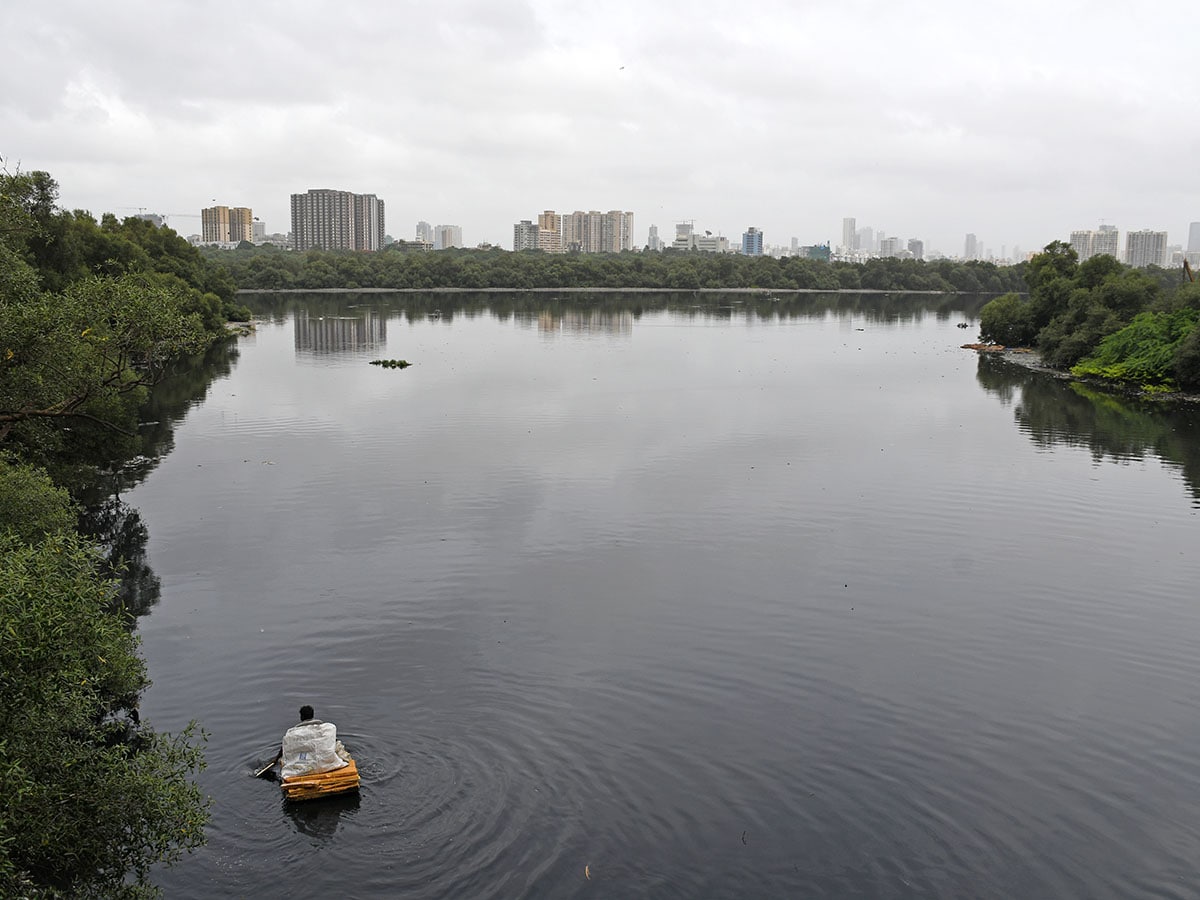 Optimising Resources and Results: Economic perspectives on wastewater surveillance