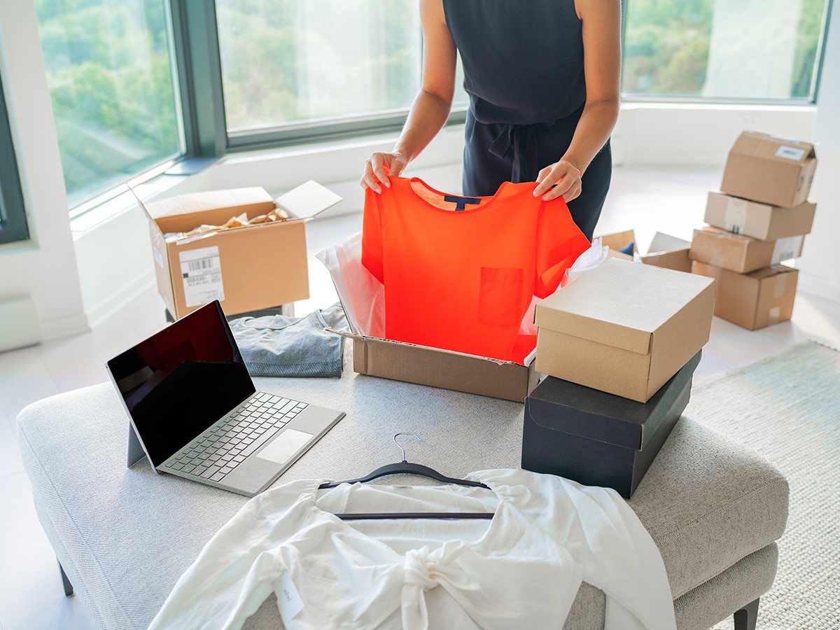 Online shopping giants bet on AI to curb clothes returns