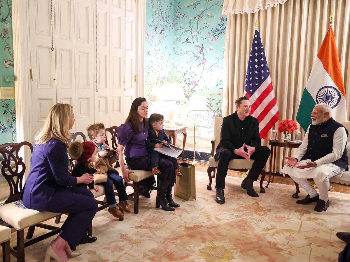  Head of the Department of Government Efficiency (D.O.G.E.) and CEO of SpaceX, Tesla, and X Elon Musk meets with Indian Prime Minister Narendra Modi (R) at Blair House in Washington DC, USA on February 13, 2025. Image: Press Information Bureau / Handout/Anadolu via Getty Images