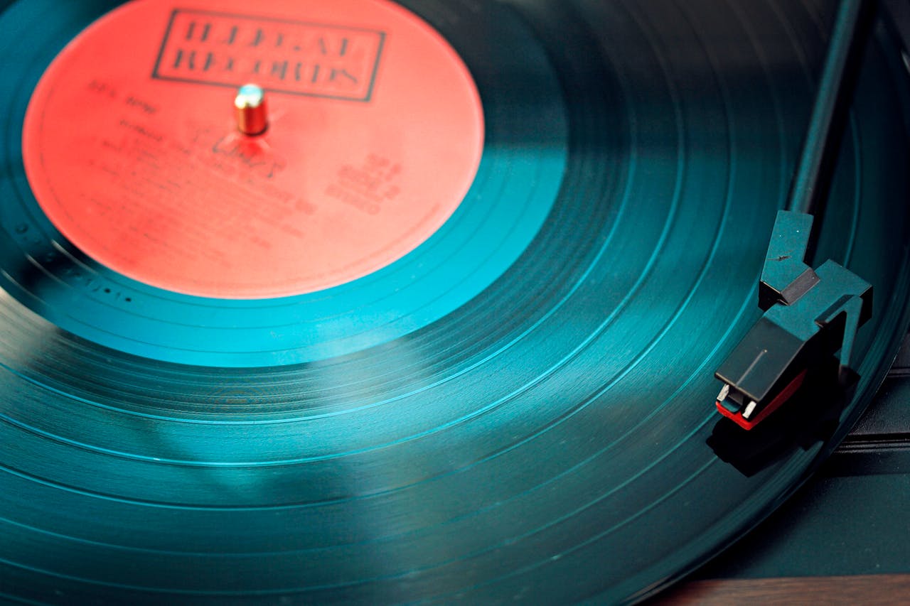 A Look Back at the Best 2000s Music Hits: A Decade of Diverse Sounds and Unforgettable Tunes