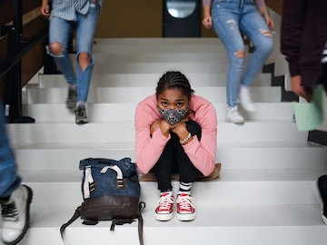 'Generational problem': Youth still struggling in pandemic's shadow