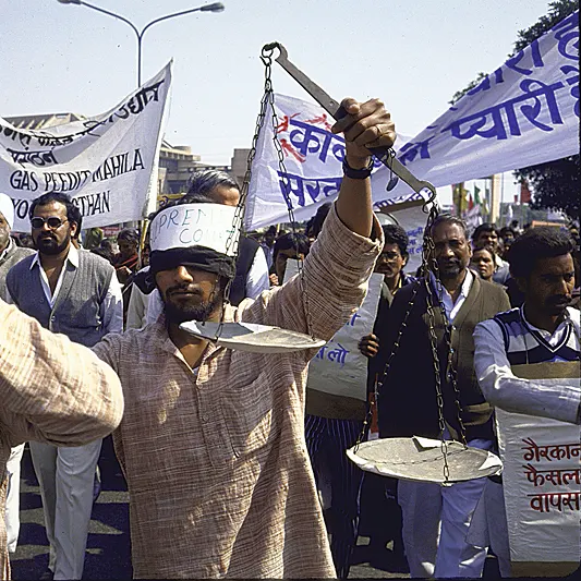 Union Carbide pays up